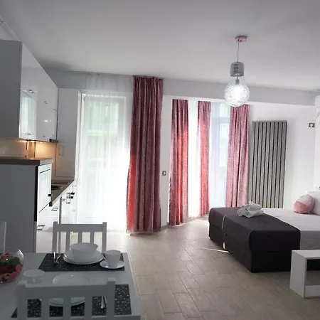 Koko - N Pool Apartment Mamaia